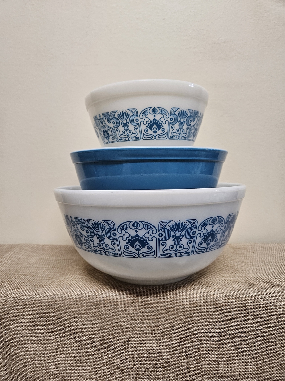 Pyrex Horizen Blue Mixing Bowl Set 1969-1972